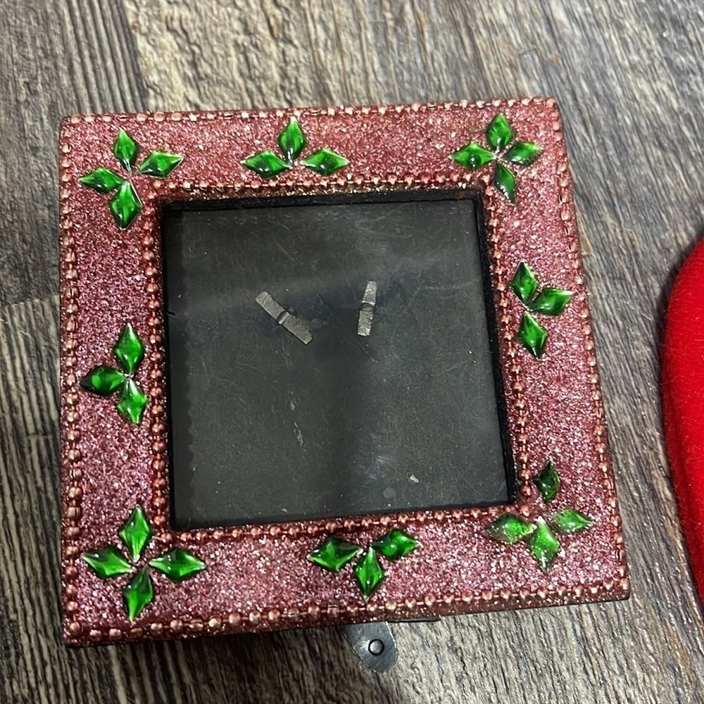 2 small frame - Picture 2 of 4